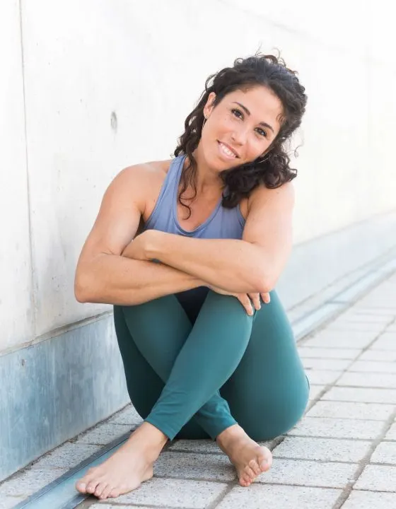 Clara Acroyoga Barcelona — Yoga en Sants-Montjuïc, Barcelona