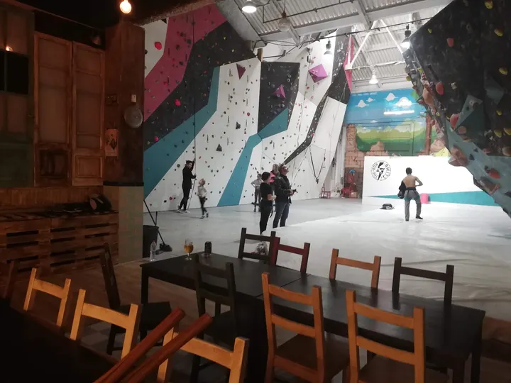Bdn Climb — Escalada en les Guixeres, Badalona