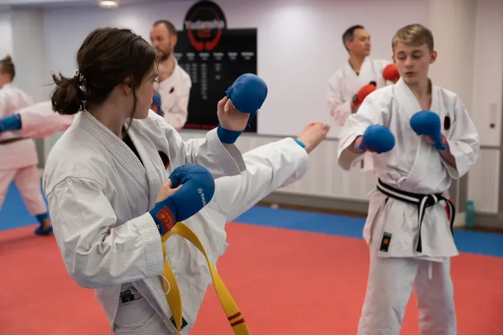 Roskilde Karateskole — Kampsport i Sankt Agnes Huse, Roskilde