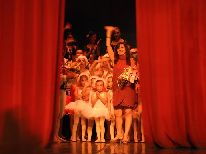 COPPELIA — baile-studio en Otero, Flores del Sil — 2