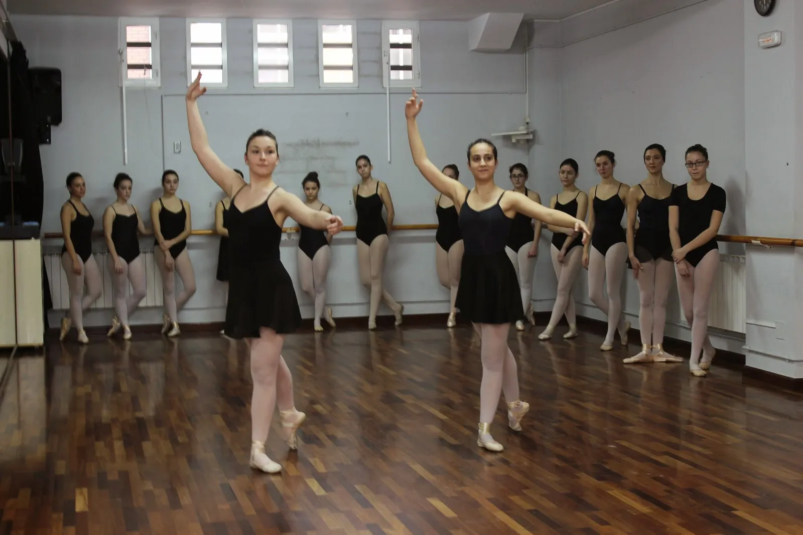 COPPELIA — baile-studio en Flores del Sil — 5