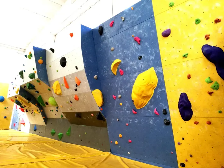 One Way Up — Arrampicata a Villa San Martino, Pesaro
