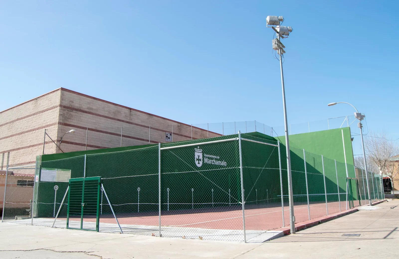 Complejo Deportivo 'llanos Manrique' — estudio de fitness-studio en Iriépal — 3