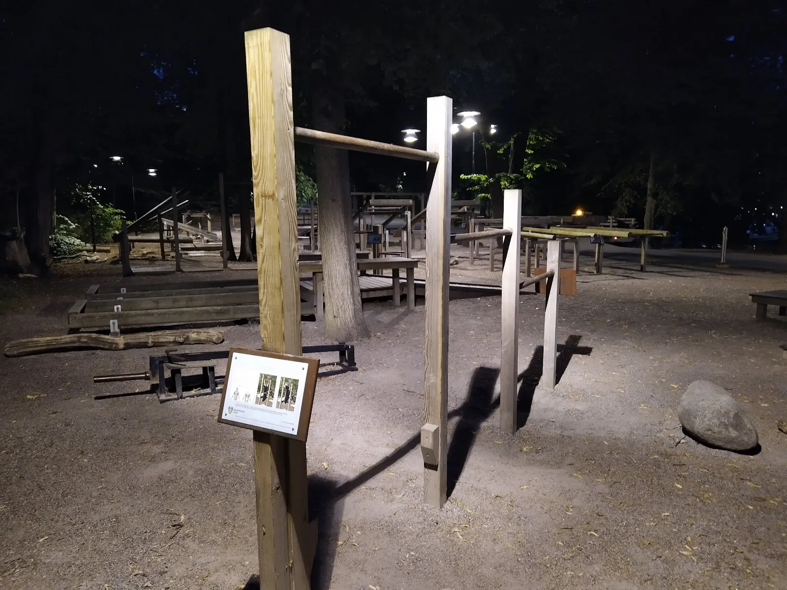 Eriksdal outdoor gym — träningsstudio-studio i Stockholm — bild 5