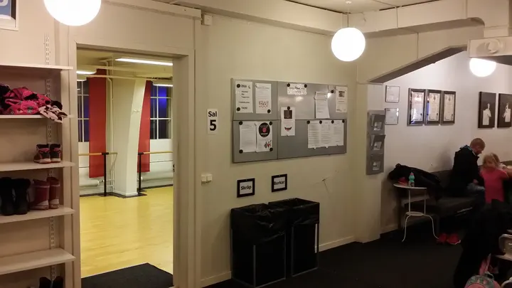 Nerikes Dansinstitut — dans-studio i Eklunda, Örebro — 3