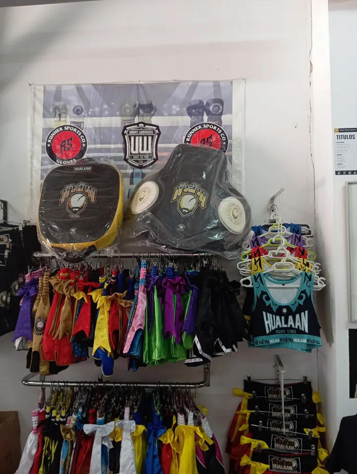 Urban Warriors 13 — boxeo-studio en Santa Eugènia, Girona — 3