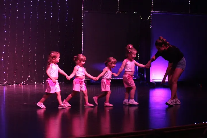 Akokan Dance Studio — Baile en Las Norias, Logroño