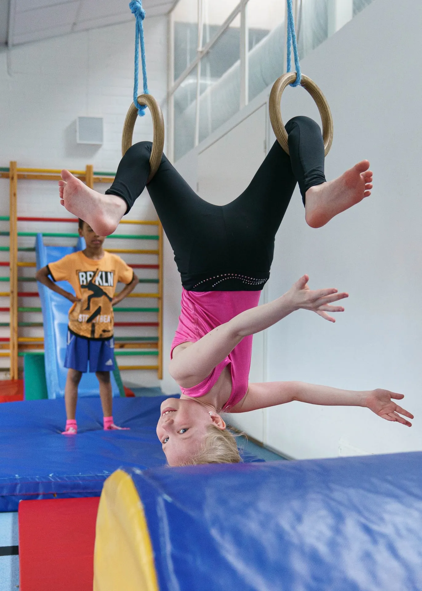 Tempputemmellys — voimistelu-studio i Kirkkonummi — bild 4