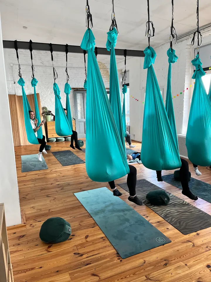 Yogamonster — Aerial in Pempelfort, Düsseldorf