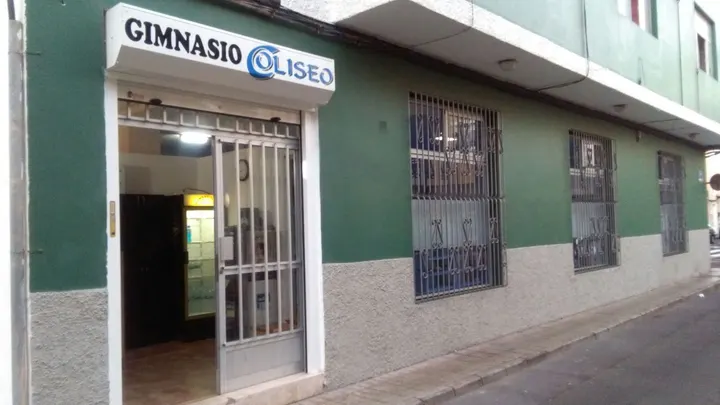 Gimnasio Coliseo — Estudio de fitness en El Doctoral, Vecindario