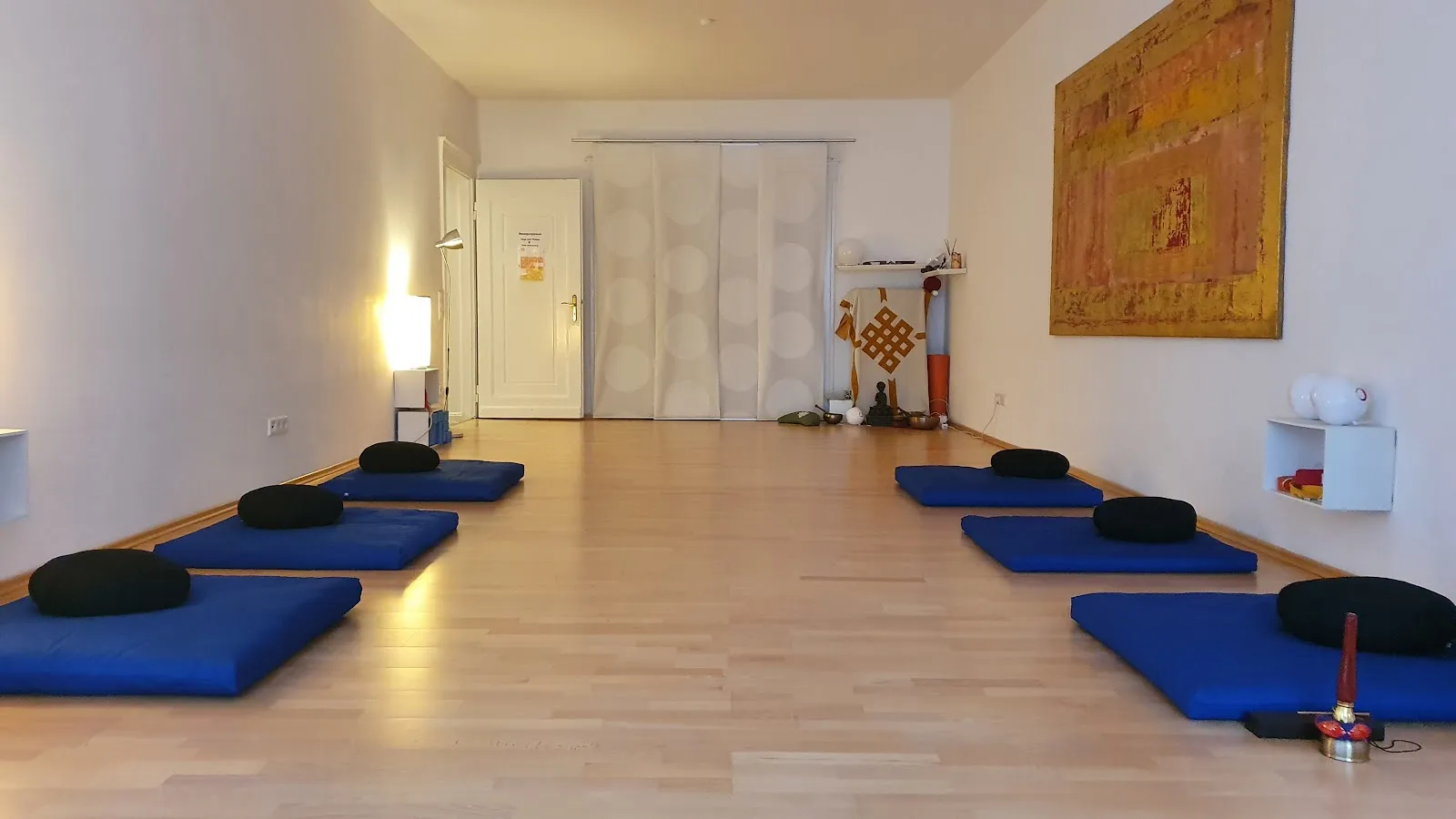 Wolken und Wasser — meditation-studio in Pempelfort, Düsseldorf — 2