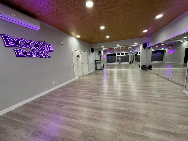 Escuela de Baile Gyra — Pole Fitness en Benidorm