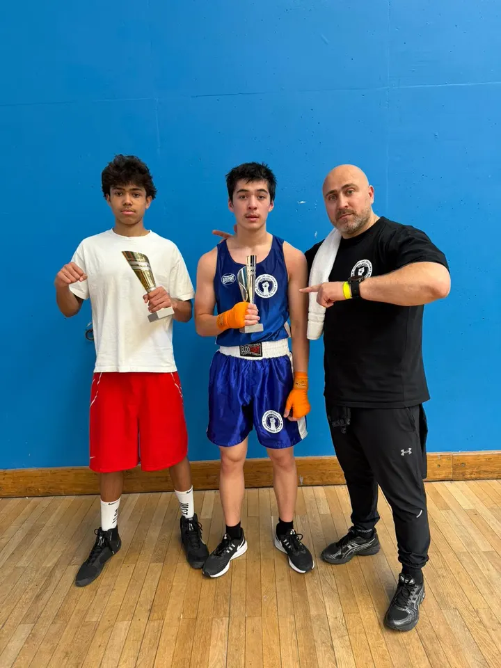 poings de depart — boxe-studio à Silly-Galliéni, Boulogne-Billancourt — 2