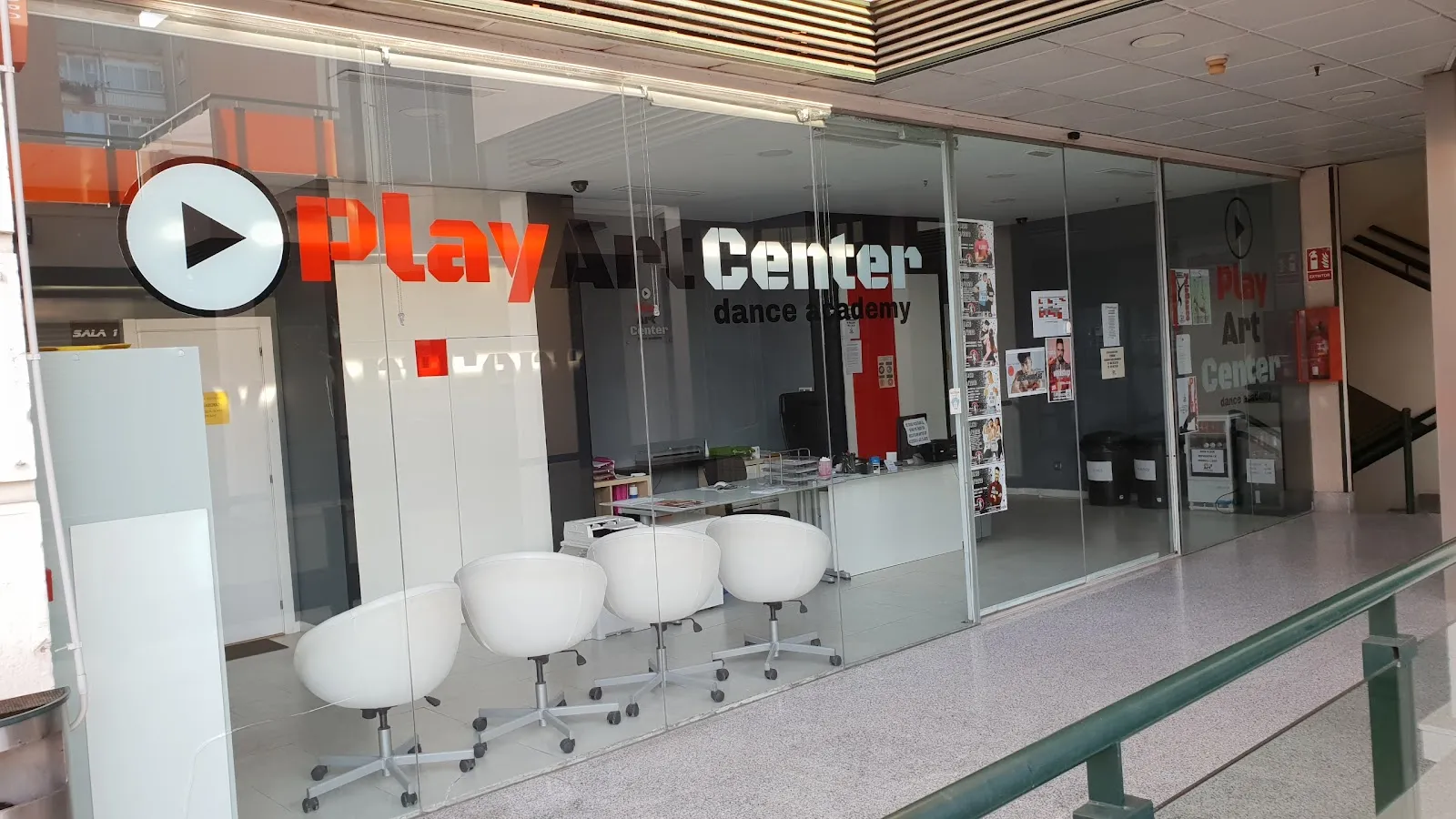 PLAY ART CENTER — baile-studio en Móstoles — 2