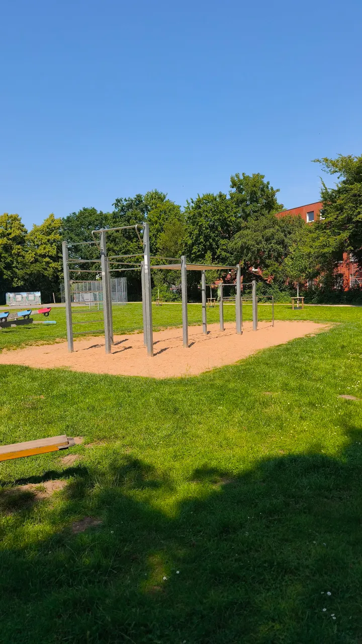 Street Workout Anlage Bremen Vahr — Fitnessstudio in Vahr, Bremen