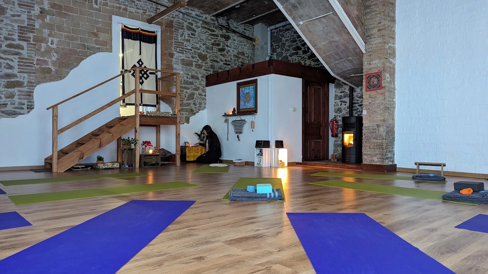Escola De Ioga Kumari — yoga-studio en Tona — 2