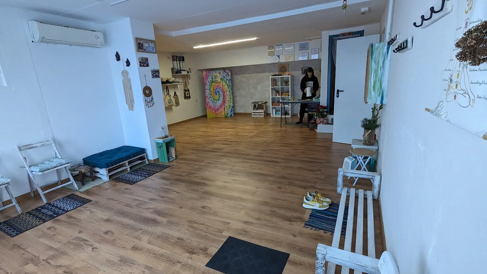 Escola De Ioga Kumari — yoga-studio en Tona — 3