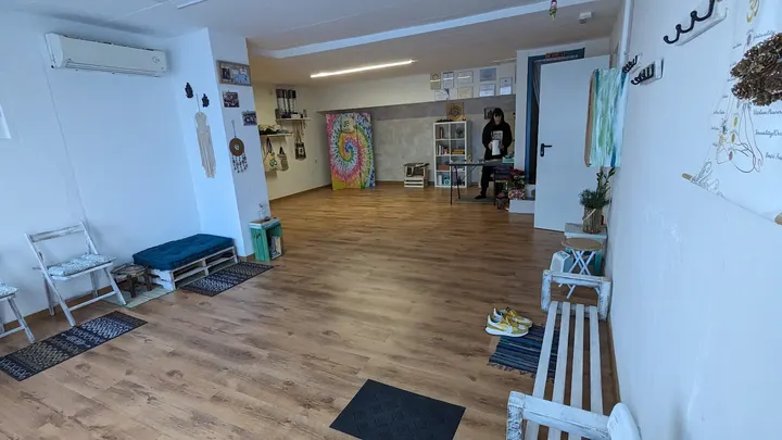 Escola De Ioga Kumari — yoga-studio en Raval, Tona — 3