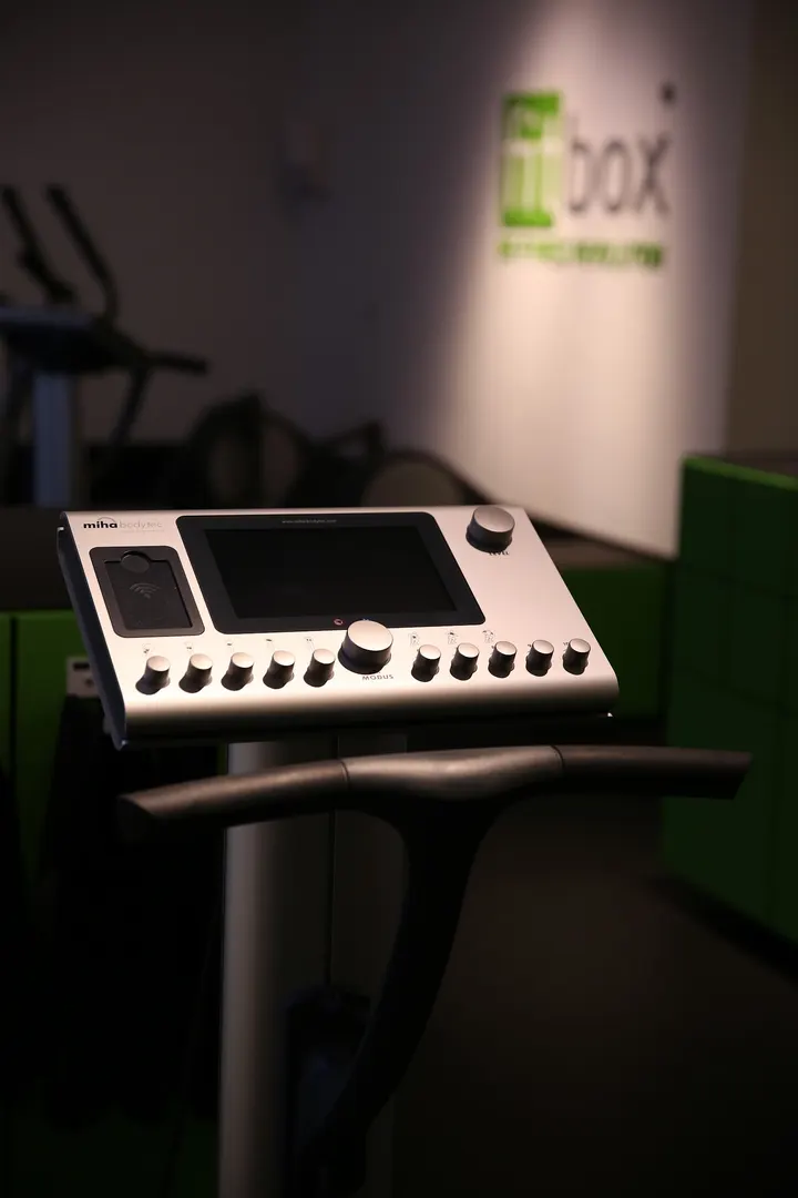 EMS Fitnessstudio fitbox Berlin Clayallee — EMS-Training in Zehlendorf, Berlin