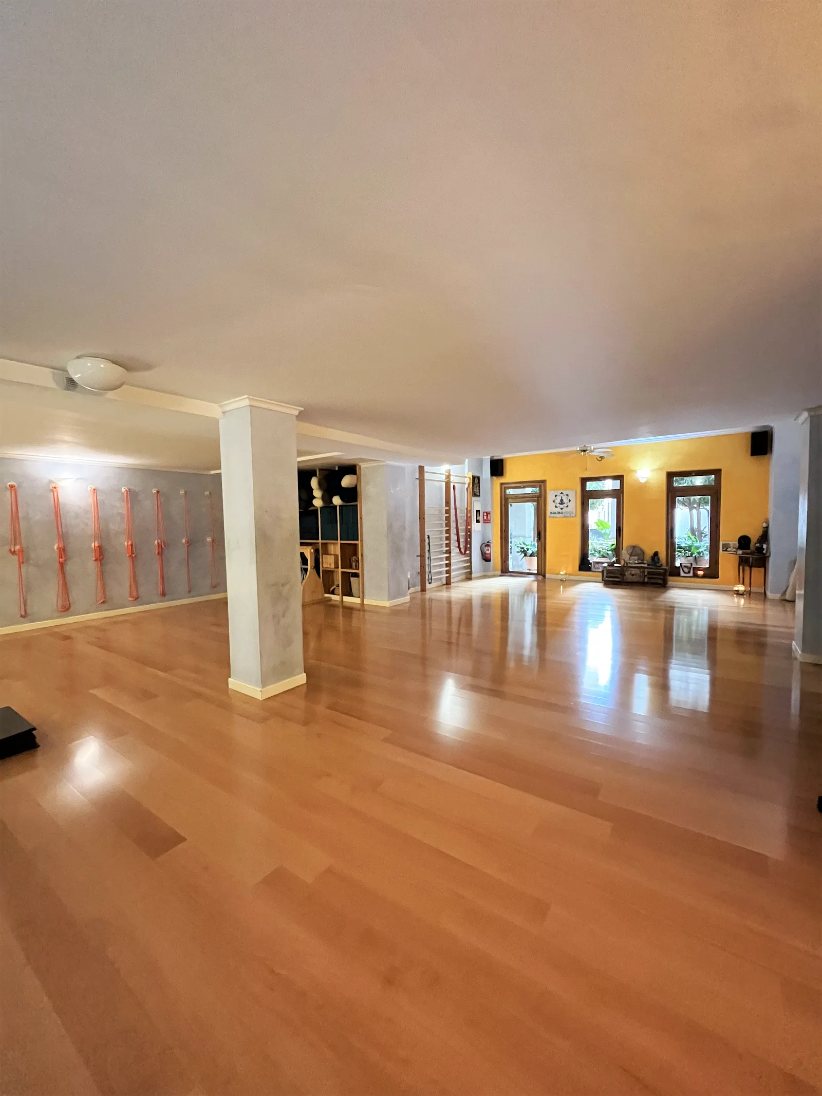Yoga En Femenino - De Prana Vashya Yoga España — yoga-studio en Granada — 3