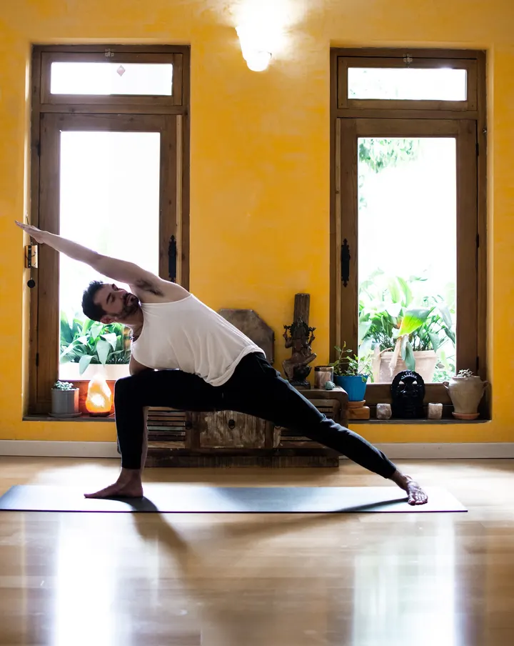 Yoga En Femenino - De Prana Vashya Yoga España — Yoga en Albaicín, Granada