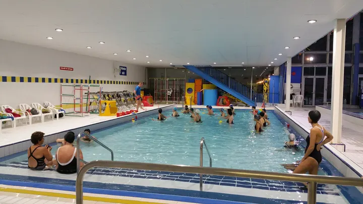 Piscine de Vélizy-Villacoublay — studio à Vélizy-Villacoublay, Paris — 2