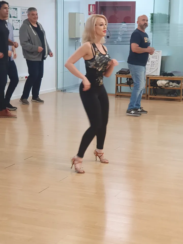 La Timba Academia De Baile — baile-studio en El Parador de las Hortichuelas — 2