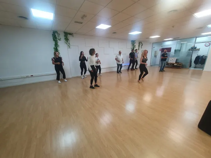 La Timba Academia De Baile — baile-studio en El Parador de las Hortichuelas — 3