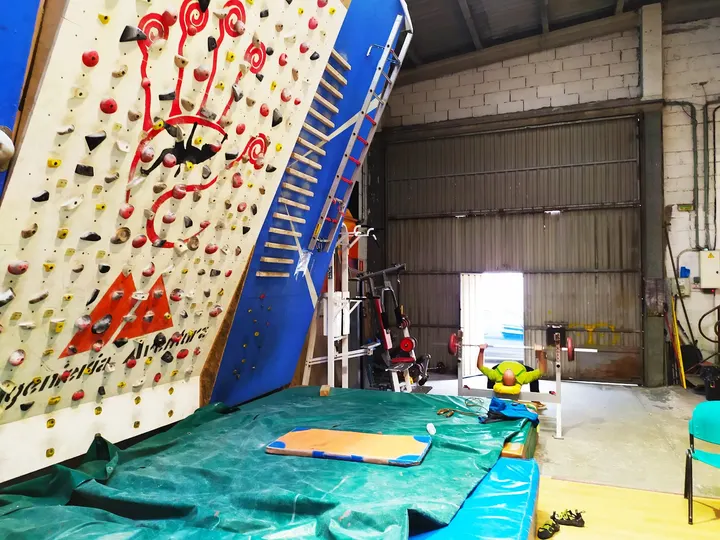 Rocódromo Treparriscos — escalada-studio en Maliaño — 4