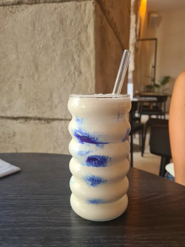 Six Harmonies Studio & Café — hot yoga-studio en Madrid — 4