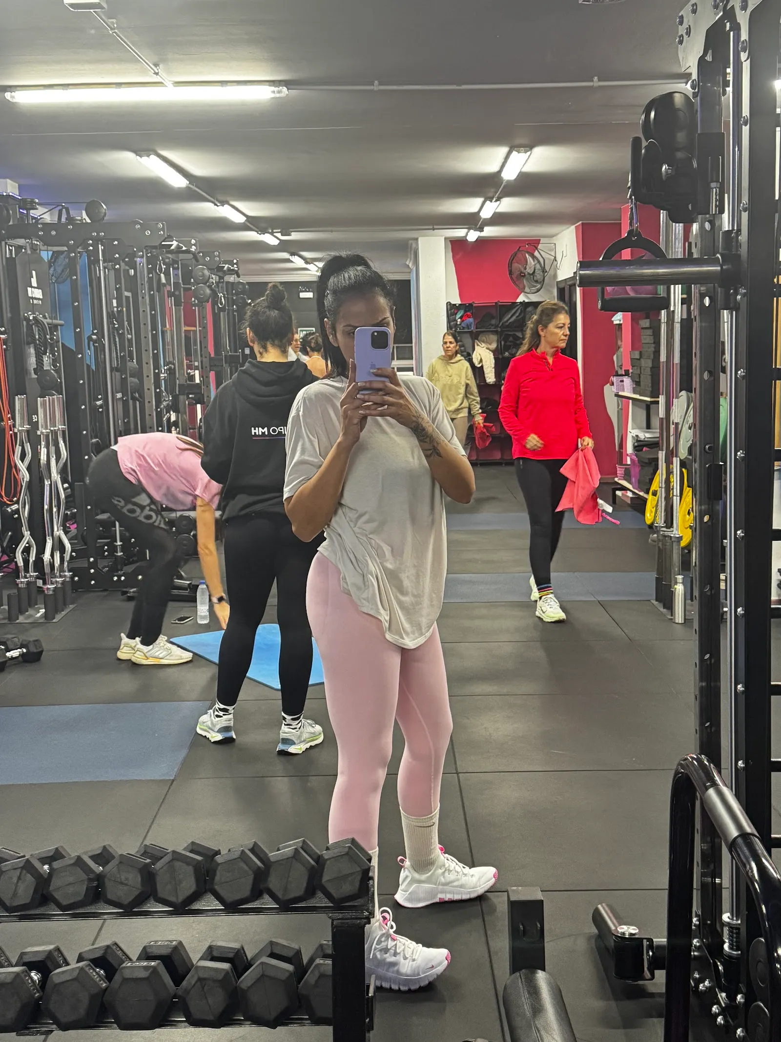 Escuela de Glúteos — entrenamiento personal-studio en Huelva — 2