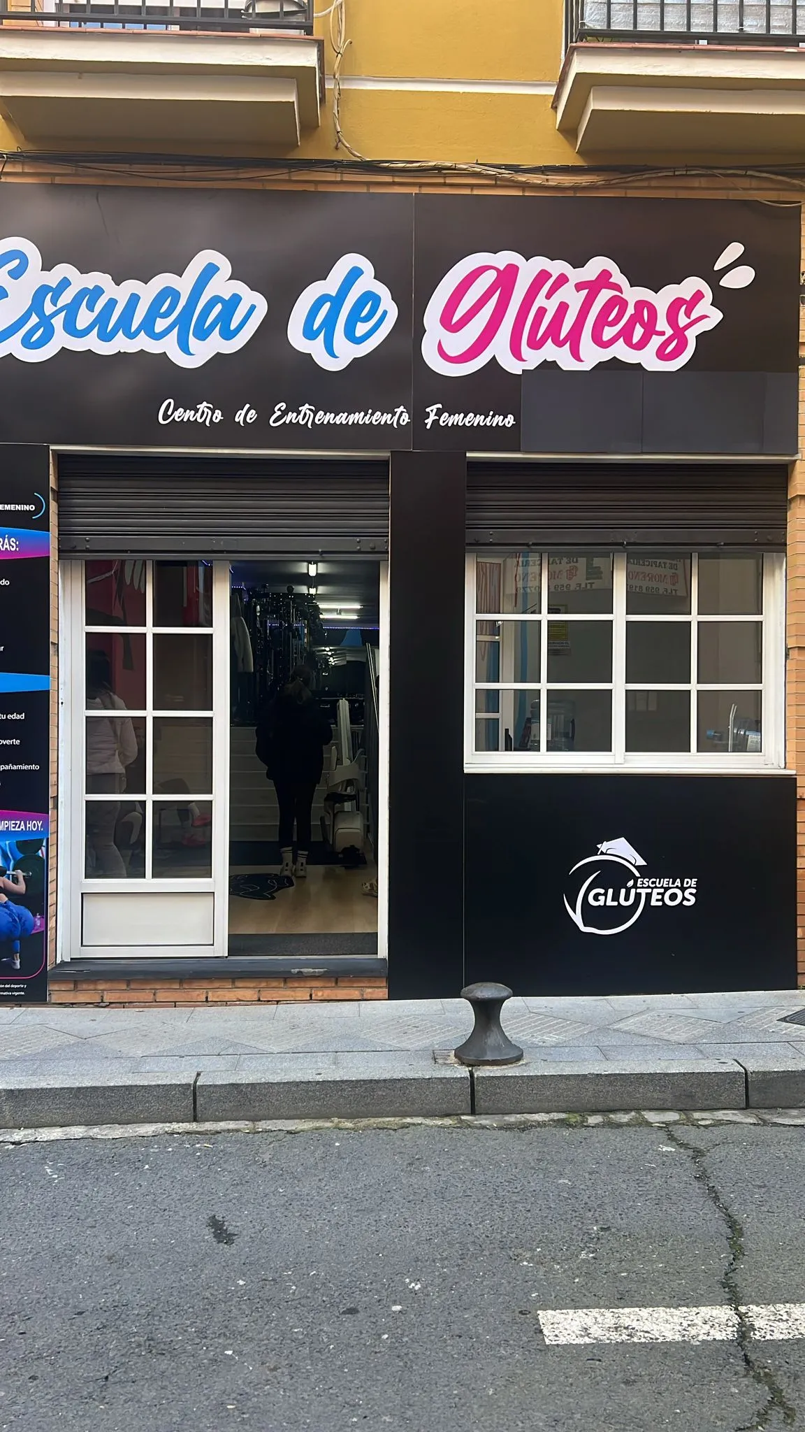 Escuela de Glúteos — entrenamiento personal-studio en Huelva — 5