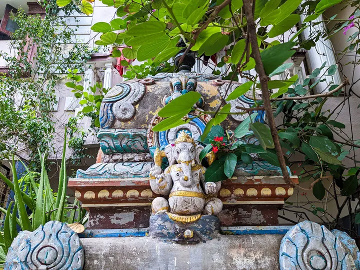 Ärztliche Praxis für Yogatherapie und Yoga Nidra — Yoga in Westend Süd, Frankfurt am Main