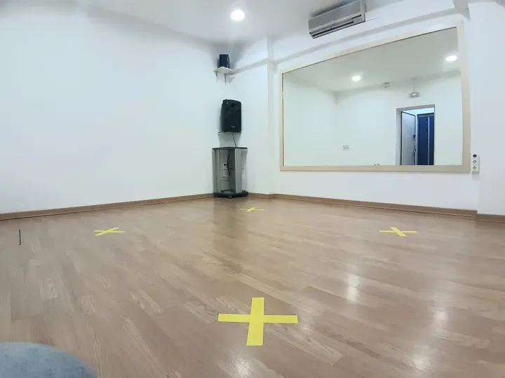 A tope de Ball — baile-studio en L'Hospitalet de Llobregat — 3