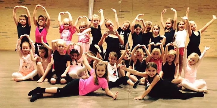 In2Dance Best — dans-studio in Naastenbest, Best — 2
