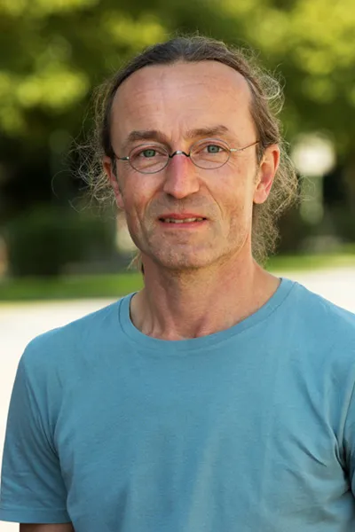 YOGAHOF - Zentrum für Iyengar Yoga & Gesundheit — yoga-studio i Essen — 3