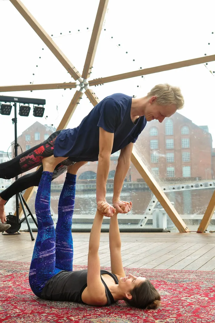 Akroyoga for børn og unge - Roskilde — Yoga i Roskilde