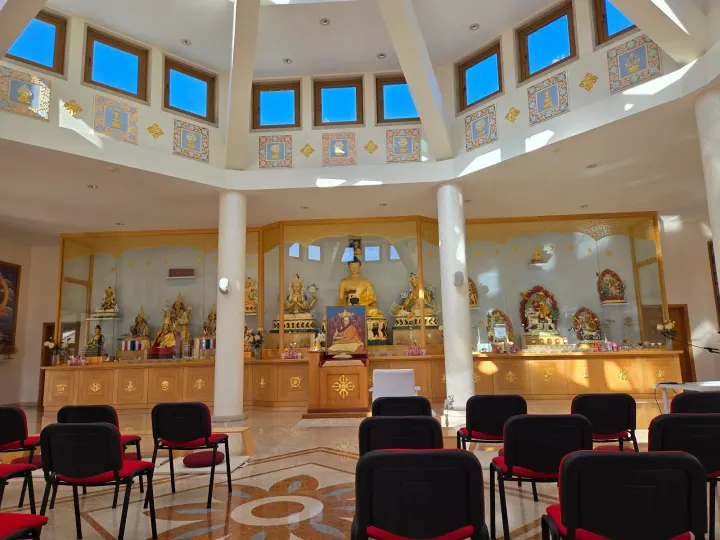Centro de Meditação Kadampa Deuachen — meditação-studio em Cabriz, Sintra — 3