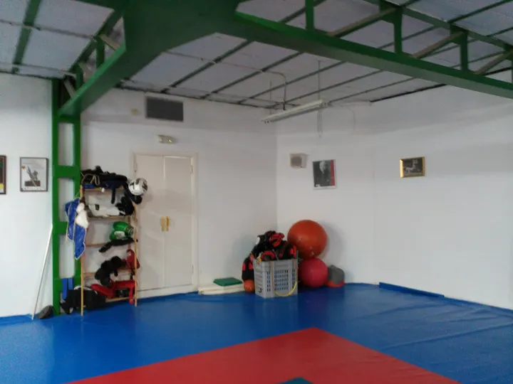 Gimnasio Raúl Calvo — Estudio de fitness en Trille, Cádiz