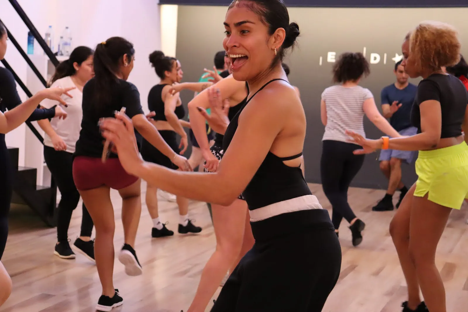 EMDSTUDIO · Tu Escuela De Salsa Caleña — baile-studio en Barcelona — 5