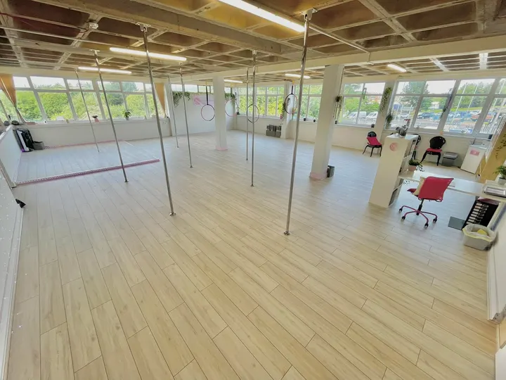 In2 Pole and Fitness Studio — pole fitness-studio in Barkerend, Bradford — 3