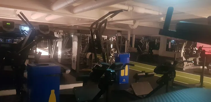 IronWorks Health & Fitness — träningsstudio i Västra Frölunda, Göteborg — 2