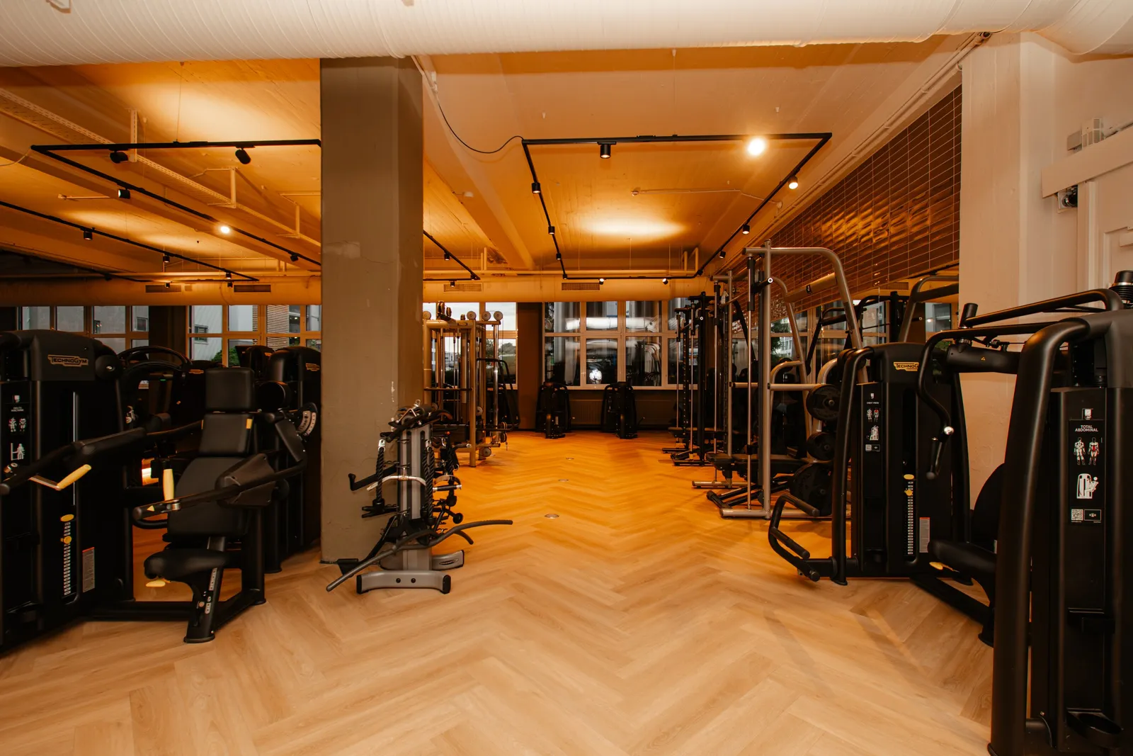 Jonny M. Club Pragsattel — träningsstudio i Stuttgart — 4