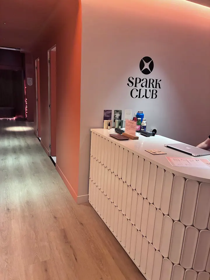 Spark Club Trocadero — récupération-studio à Paris 16e Arrondissement, Paris — 2