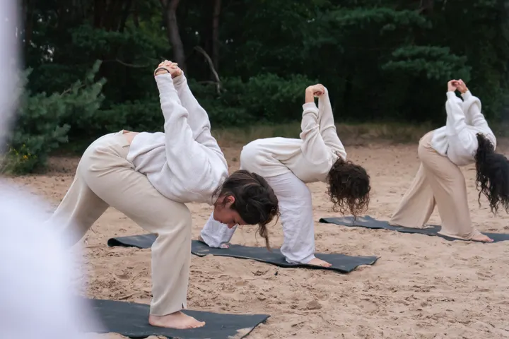 co commit — Yoga in De Muntel, 's-Hertogenbosch