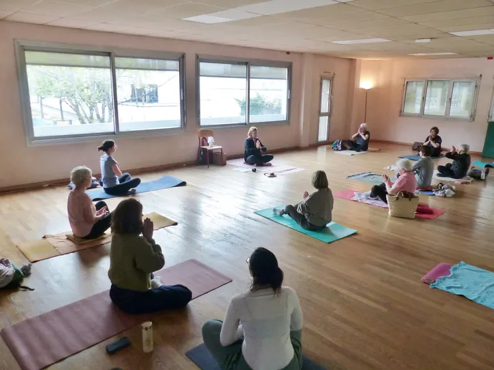 Seynod Yoga Club — Yoga à Seynod, Annecy