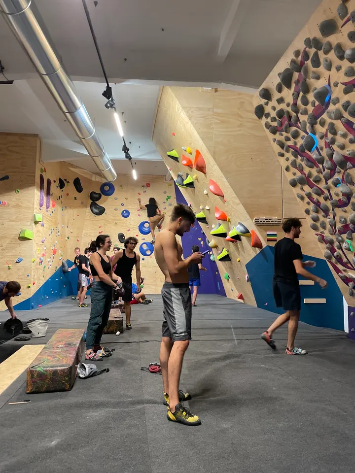 Presa B+ — arrampicata-studio a Bolognina, Bologna — 3