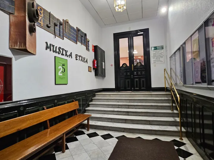 Academia de Folklore - Musiketxea — baile-studio en Zabalgunea, Vitoria-Gasteiz — 3
