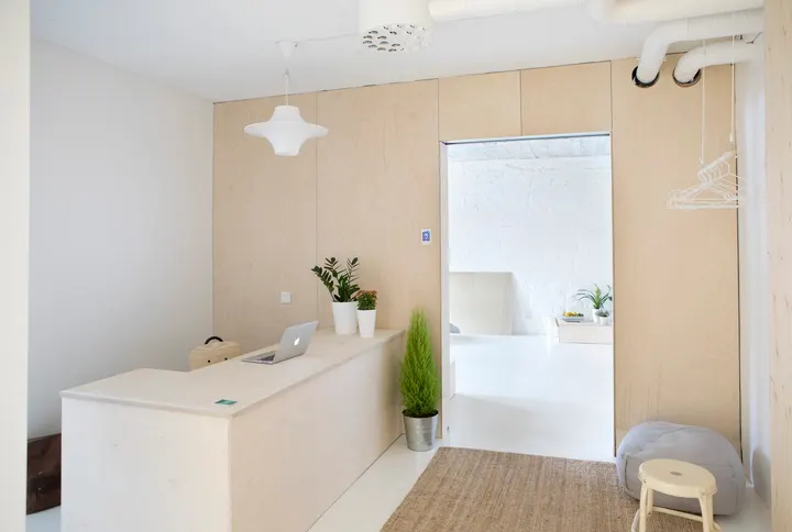Float Kallio — palautuminen-studio – Alppiharju, Helsinki — 2