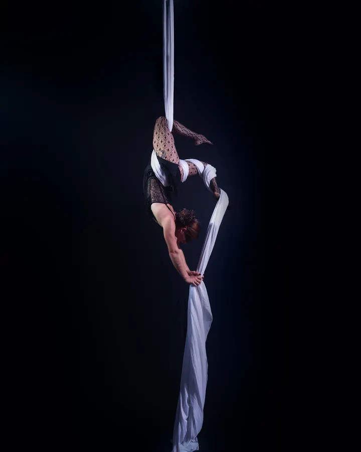 Fly Aerial Fitness — Estudio de fitness en Balcones del Mar, Estepona